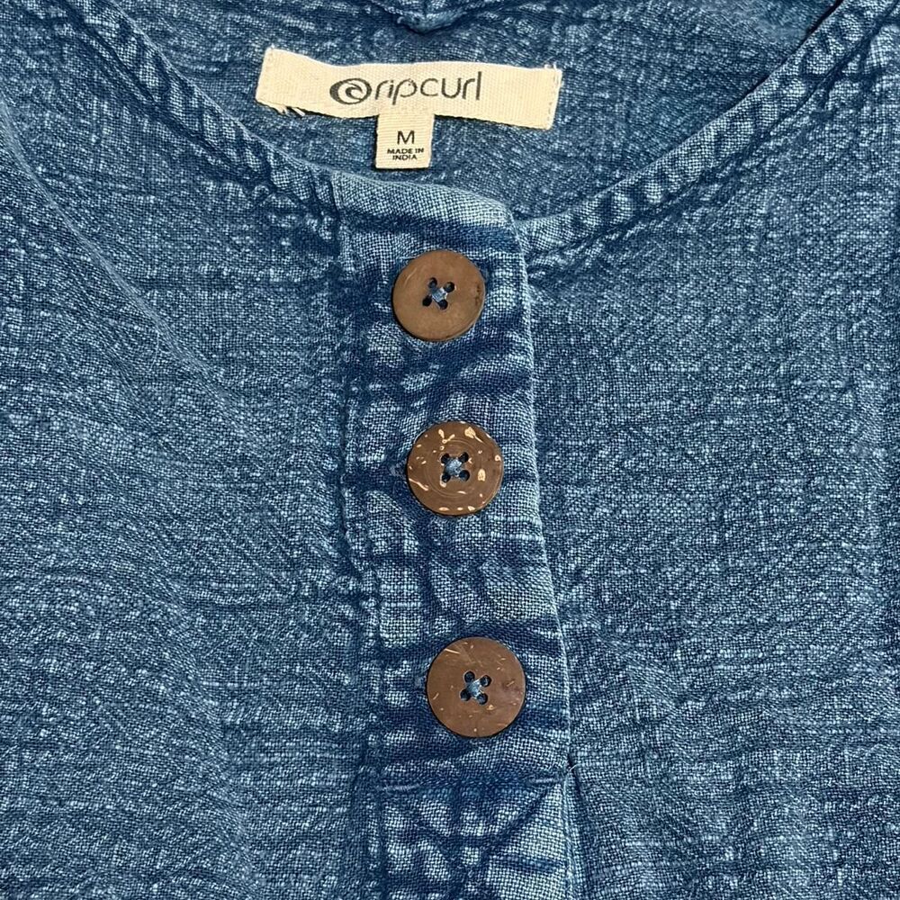 Rip-curl Women's Blue Cami Tank Top NEW button details chambray - Picture 3 of 6
